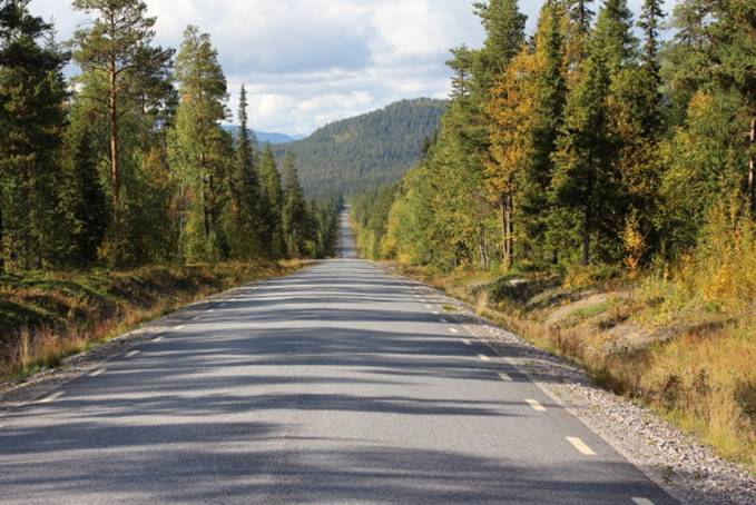 5.9.road to Kvikkjokk.jpg